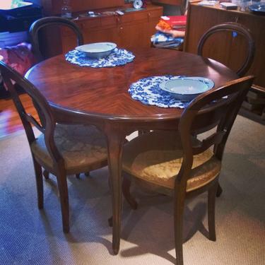 #SwedishDiningTable and chairs #Rococofurniture from Sweden @vintage_furniture_at_klaradal $1200 #Klaradal #SwedishAntiques