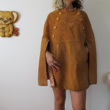 reserved for tonya tate osfa 70s suede button up poncho cape with leather mushroom patch boho poncho 70s cape 70s jacket 70s shawl 