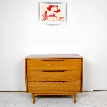 Vintage MCM small 3 drawer solid hickory dresser # 617 B | Free delivery in NYC and Hudson areas 