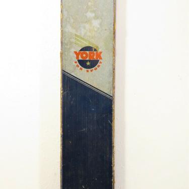 Vintage YORK ARCHERY ARROWS BOX only DISPLAY WALL ART Bow INDUSTRIAL DECOR Retro