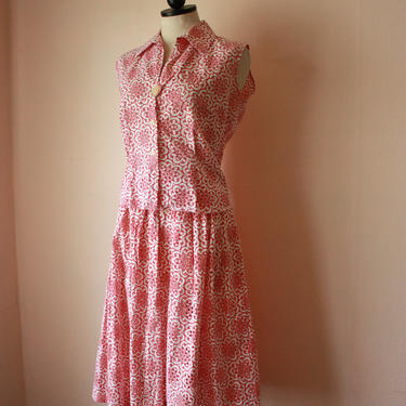 50s Red and White Eyelet Skirt and Blouse Set Cotton Picnic Sleeveless Blouse Circle Skirt Size M 