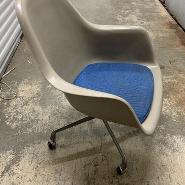 Eames EA178 Loose Cushion Chair | Herman Miller