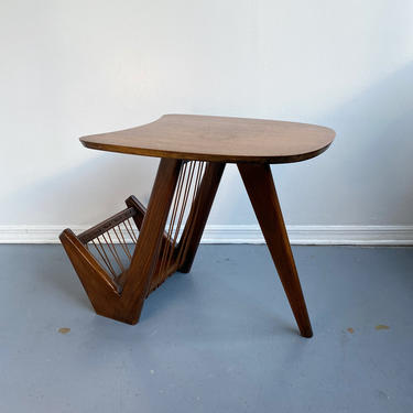 Atomic-Style Walnut Side Table with Chord Magazine Rack 
