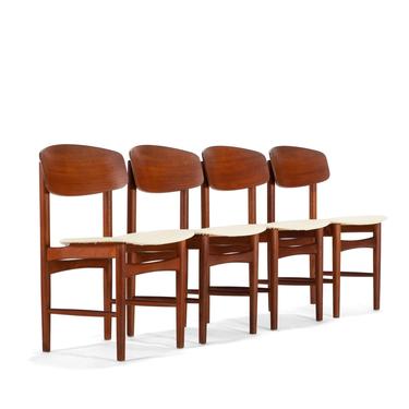 Set of Four (4) Model 122 Dining Chairs by Borge Mogensen for Soborg Mobler, Denmark 