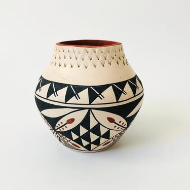 Vintage Acoma Pueblo Pottery Vase by R Juanico 