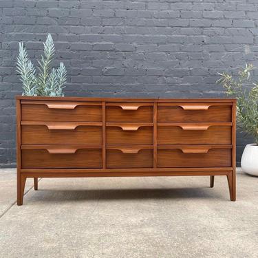 Mid-Century Modern Walnut 9-Drawer Dresser by Johnson Furniture, c.1960’s 