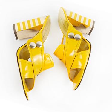 NEW in the Shop /// Vintage MARC JACOBS Yellow Patent Leather Chunky Gold Striped Sandals size 39.5 Euro or 8.5 us women's 