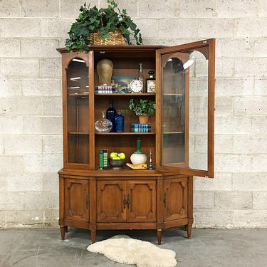 LOCAL PICKUP ONLY Vintage Wood Hutch Retro 1960's Mid Century Glass Front 3 Shelf Cabinet with Ornate Metal Hardware, + Pointed Wood Feet 