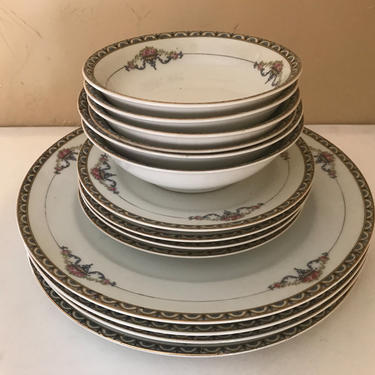Vintage 14 PC Pretty Noritake &amp;quot;Minerva&amp;quot; Pattern  Dinner set of (4) Dinner plates, (4) Berry Bowls (2) Salad Bowls (4) Bread Plates 