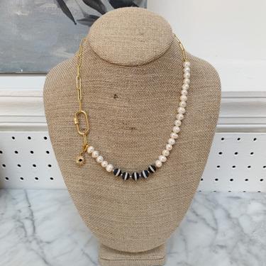 Agate &amp; Pearl Necklace