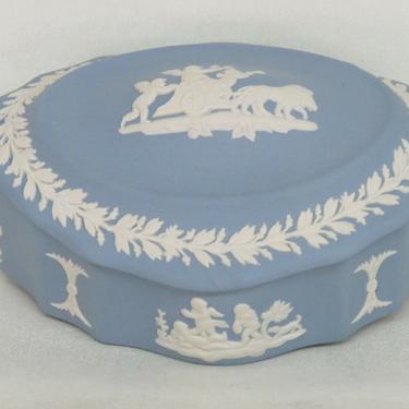 Wedgwood Blue Jasperware Trinket Vanity Dresser Dish Jewelry Box with Lid 2436B