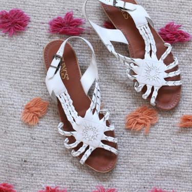 Vtg braided leather strappy sandals by Flings // vintage womens clothing // white summer sandals size 9 