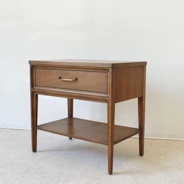 Vintage Mid Century End Table or Nightstand 