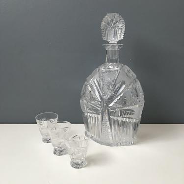 Cut crystal whiskey decanter and 4 shot glasses - vintage barware 
