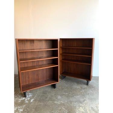 1960s Dillingham Style Bookcases - a Pair 