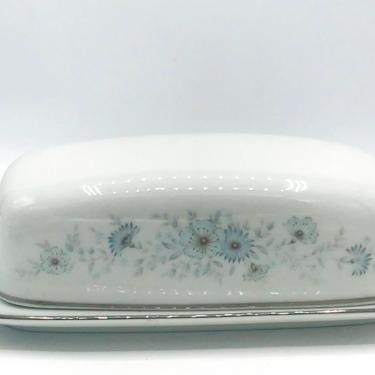 Vintage Inverness by Noritake Covered Butter Dish Blue Flowers Gray Leaves 