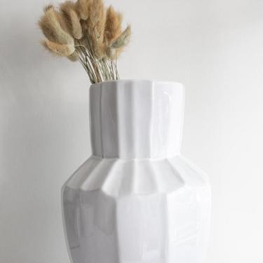 Medium Tiburon Vase