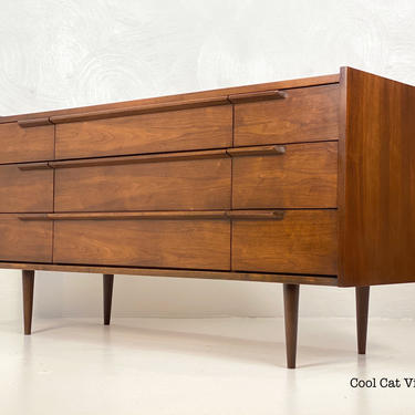 Mid Century Walnut 9 Drawer Dresser, Circa 1960s - *Please see notes on shipping before you purchase. 