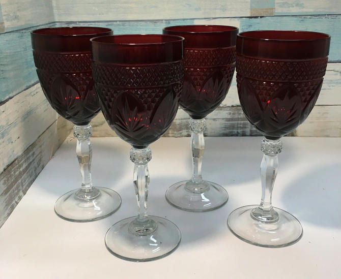 Vintage Luminarc Arcoroc Cavalier Ruby Made in France by CRISTAL D'ARQUES-DURAND Cordial Glasses Set of 4