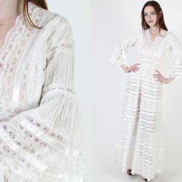 Vintage 70s White Mexican Wedding Dress / Floor Length Bell Angel Sleeves / Ethnic Bridal Floral Embroidered Lace Womens Long Dress 