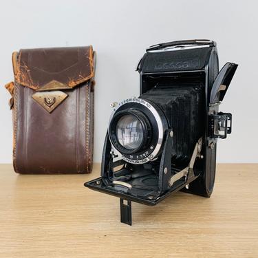 Vintage Voightlander Bessa Bellows Camera with Skopar Lens 3.5/10.5cm and Leather Case 