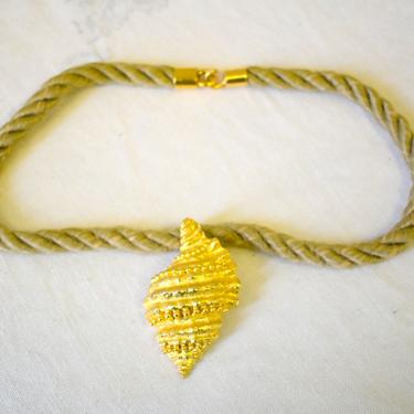 1980s Gold Seashell Necklace 