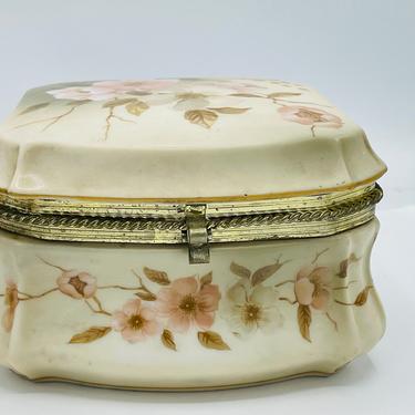 Vintage Victorian Gardens Hummelwerk Dogwood Porcelain Trinket Jewelry Box 