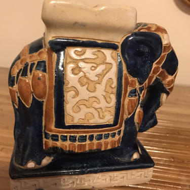 Great vintage elephant ashtray 