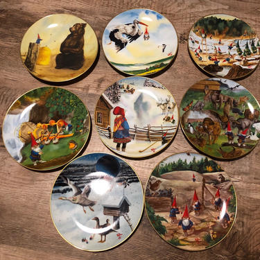 Vintage Collectable Gnome Plates-Secrets of the Gnomes 1986 