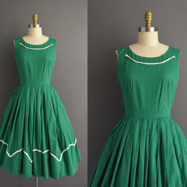 1950s vintage dress | Green Sleeveless Full Skirt Cotton Summer Dress | Small Medium | 50s dress 
