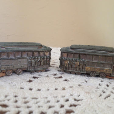 Vintage Souvenir salt and pepper shakers San Francisco Cable trolley cars Cast Metal 