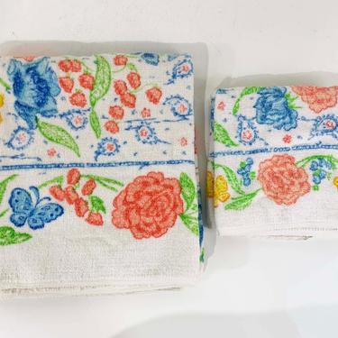Vintage Bath and Hand Towel Set Martex Bathroom Decor 1970s 70s Blue Green Pink Yellow Mid-Century Butterfly Floral Flowers White Terrycloth 