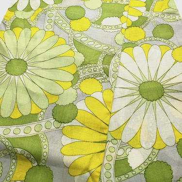 Pretty Vintage 60s 70s Green Yellow White Psychedelic Op Art Floral Long Scarf / Tie 