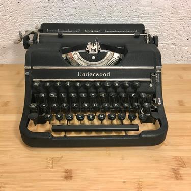1947 Underwood Universal Portable Typewriter w Case, Owner's Manual, Spare Ribbon Option 