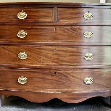 New Arrival ~ Hepplewhite Bow Front 4 Drawer Chest (split top drawer) in Mahogany, Circa 1810