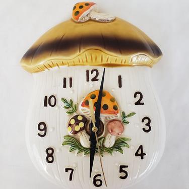 Vintage 1970's Merry Mushroom Clock / 70s Sears Kitchen Wall Clock 