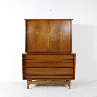 Vintage mcm tallboy dresser by Young and Co | Free delivery in NYC and Hudson areas 