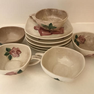 Vintage (10) PC aset Red Wing &amp;quot;Lexington&amp;quot;  Pattern Tea Coffee Cups Saucers or Bread Plates-Pink Rose in the center- 1940's 