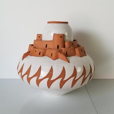 1980s Ezzell Sculptural &quot; Pueblo&quot; Southwestern Native American Pottery Vase. 