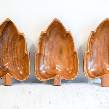 Set of 7 Vintage Artichoke Leaf Style Hand Made Monkey Wood Bowls 