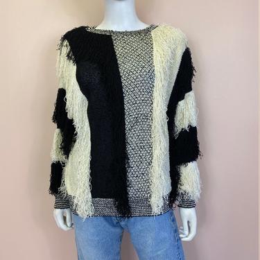 Vtg 1980s black and white color block fringe sweater 