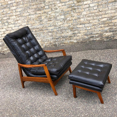 Scoop Back Lounge Chair + Ottoman 