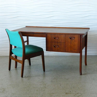 HA-C8222 American Modern Walnut Desk & Chair