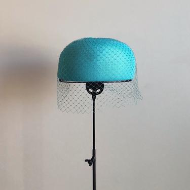 Vintage 60s Turquoise Netted Veil Pillbox Hat 