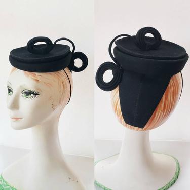 1940s Black Felt Cocktail Hat Spiral Designs / 40s Sculpted Modernist Hat New York Creation / Blythe 