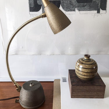 Little Bronzed Modernist Gooseneck Lamp Vintage Midcentury Stilnovo Sarfatti Arteluce Table Desk Wood Detail 