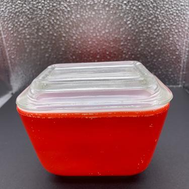 1970s Red Pyrex Refrigerator Dish with Lid 