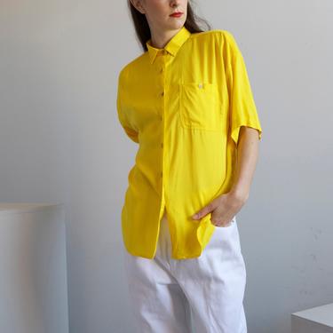 bold yellow boxy shirt / M 
