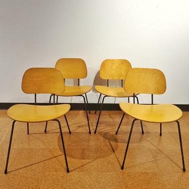FOUR CHAIRS IN THE MANNER OF WIM RIETVELD - PLYWOOD &amp; IRON