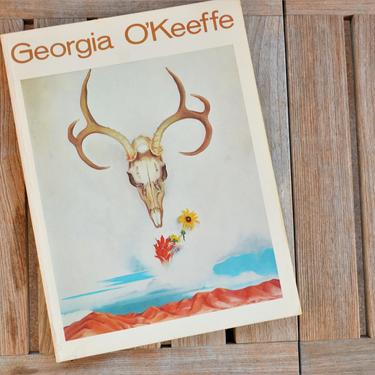 Georgia O'Keeffe: First Edition Paperback Art Book - 1977 